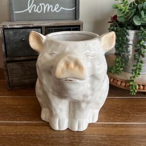 New White Farmhouse Ceramic Decorative Pig Crock